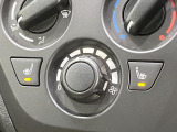 【シートヒーター】寒い日に重宝するシートヒーター!エアコンより早く温まってくれるので寒がりの人も安心ですね♪エアコンの温風は乾燥するから苦手、という方にもをおすすめです。