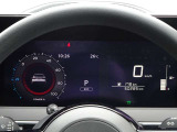 【メーターパネル】素早く車の情報が読み取れる、視認性に優れたシンプルなデザインのメーターパネルです。
