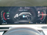 メーター中央に、様々な車両情報を表示してくれる、ディスプレイがついています。