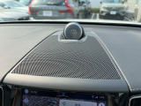 【Bowers & Wilkins】ボルボのプレミアムオーディオ。車内空間という特殊な環境に100年以上の伝統を持つイェーテボリ交響楽団の音響を再現した「コンサートモード」を搭載。