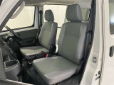 清潔で広々した座席です。ぜひ、現車を見て体感してみてください。