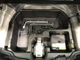 もしパンクをしてしまったら、この溶剤をエア注入口より入れて応急処置をして下さい。重たいスペアタイヤを積んでいるより燃費の向上になるので、パンク修理キット搭載の車が増えているんです。