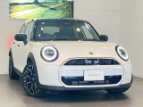 ファイナンス商品もお任せください。オートローンのお見積り・自動車保険のご相談等、お客様のご要望に沿ったご提案をさせていただきます。当社スタッフまでお申し付けください。