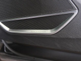 Bang&Olufsenサラウンドシステム『デンマークが世界に誇る高品質サラウンドシステム。クリアでダイナミック。そして臨場感溢れる上質なサラウンドサウンドをドライブ中にご体感いただけます。』