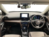 シンプルながら機能性あふれる運転席廻りです。視界性もよく、運転しやすいですよ。
