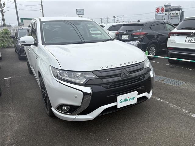 アウトランダーPHEV 2.0 G ナビパッケージ 4WD 4WD 修復歴無し
