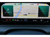 【デジタルメータークラスター(Digital Cockpit Pro)】高解像度ディスプレイには速度計とタコメーターに加え、数種類のモードから選択したグラフィックを表示できます。