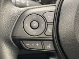 運転中、オーディオの操作をしてて、ハッとしたことはありませんか?ステアリングスイッチは、運転中でもハンドルでオーディオの操作が可能です。安全なドライブをサポートします。