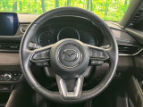 【純正革巻きステアリング】上質な革を使用することで、手にしっかり馴染みとても運転しやすいハンドルです♪