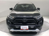 「フロントマスク」です。車の印象を決めるのは【顔】。この車の顔つきは、きっとあなたにピッタリ!?