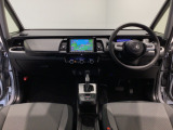【前方視界】開放的な前方視界!運転がしやすく疲れにくいです♪窓が大きく、見通しがとっても良いおクルマですよ♪