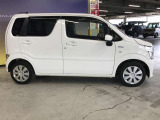 エンジンルーム、室内、クリーニング済みです。厳選したお車を屋内展示場にて展示中☆車両品質には自信がございます!ぜひ一度ご来店ください!!