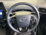 【純正革巻きステアリング】上質な革を使用することで、手にしっかり馴染みとても運転しやすいハンドルです♪