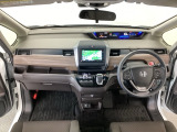 【前方視界】開放的な前方視界!運転がしやすく疲れにくいです♪窓が大きく、見通しがとっても良いおクルマですよ♪