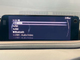 【マツダコネクト】ラジオ・テレビ/Bluetoothオーディオ、その他アプリケーションなどの機能で楽しむことができます。