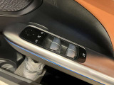 メモリー付き電動シートも装備されておりますのでシート位置を3パターン記憶できます。