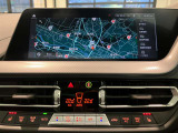 iDriveはナビの機能に加え、ミュージックコレクション、車両状態の確認、設定の変更等が操作可能です。