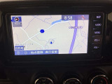 純正ナビを装備。タッチパネル式で使いやすく、お出かけもラクラクです。