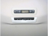 後席用のエアコン操作部になります〇