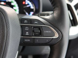レーダークルーズコントロール(全車速追従機能付)付きです。車速に応じて追従支援してくれるので、ロングドライブも快適です。詳細は販売店スタッフまでおたずねください。
