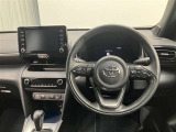 高いホールド性で運転姿勢が安定します。長距離ドライブでも疲れにくいのが魅力です。快適なドライビングライフをお送りください♪