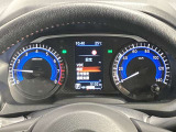 【メーター】メーター内のカラーディスプレイには運転をサポートするさまざまな情報を表示!
