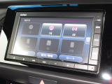 ナビゲーションはギャザズメモリーナビ(VXM-215Ci)を装着しております。AM、FM、CD、DVD再生、Bluetoothがご使用いただけます。初めて訪れた場所でも安心ですね!