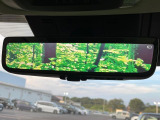 【デジタルインナーミラー】後席の大きな荷物や同乗者で後方が確認しづらい時でも安心!カメラが撮影した車両後方の映像をルームミラー内に表示。クリアな視界で状況の確認が可能です!