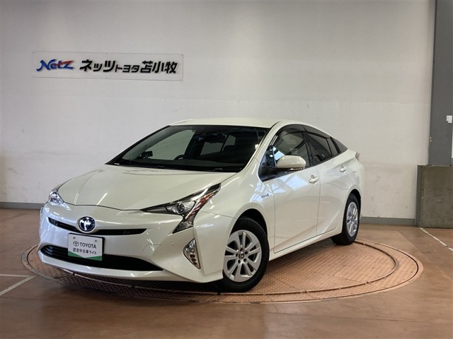 プリウス 1.8 S セーフティ プラス E-Four 4WD