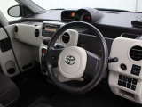 運転席廻りです。