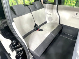 高品質なオリジナルフロアマットもオプションにてご用意しております。お好きなデザインやカラーをお車に合わせて選んでいただくことができます♪