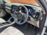 XC40 T4 AWD モメンタム 4WD サンルーフ