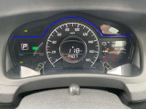 視認性の高いメーターで運転情報を的確に把握できます