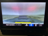 【バックカメラ】運転が苦手な方も車庫入れラクラクです!ギアをリバースに入れれば自動的に切り換わりますので、面倒な操作は不要です♪狭い駐車場もお車を傷つけず安心ですね!