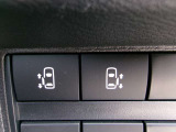 左右両側オートスライドドアです。運転席からでもスイッチひとつで開閉できるので、便利ですよ