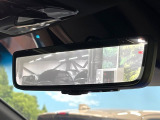 【デジタルインナーミラー】カメラが撮影した車両後方の映像をルームミラー内に表示。クリアな視界で状況の確認が可能です!※ドラレコ機能ご利用には別途SDカードをご用意いただく場合があります。