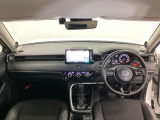 【前方視界】開放的な前方視界!運転がしやすく疲れにくいです♪窓が大きく、見通しがとっても良いおクルマですよ♪