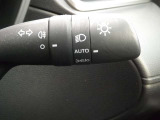 【ハイビームアシスト】先行車または対向車や周囲の明るさなどに応じ、自動的に上向きと下向きを切り替えます♪