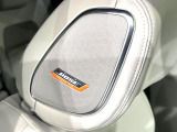 【BOSEサウンドシステム】メーカーオプションの高品位サウンドシステムを搭載。専用のチューニングが施された大小様々なスピーカーから良質なサウンドが奏でられ、臨場感あふれる音響空間を演出します。