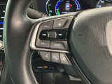 ステアリングにオーディオ操作スイッチが付いています。オーディオ画面に直接タッチしなくても操作が出来ますので、運転に集中できます。