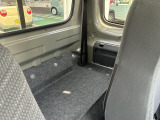 キャビンには荷室があります。