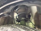 お車を安心してお乗りいただく為には、足回りの定期点検が欠かせません。サービスサポート(有償保証)では無料点検もご提供しており、安心のカーライフをお過ごしいただけるサポート体制が整っています。