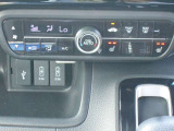運転席&助手席シートヒーター付き☆充電用USBジャック付き♪
