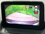 【バックカメラ】駐車時に後方がリアルタイム映像で確認できます。大型商業施設や立体駐車場での駐車時や、夜間のバック時に大活躍!運転スキルに関わらず、今や必須となった装備のひとつです!