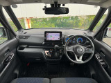視界広々で運転しやすいインパネ