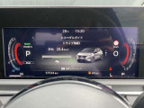 前方ディスプレイには車両情報や設定が表示されます。