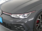 【IQ.LEDヘッドライト】フロントカメラで対向車や先行車を検知し、最適な配光を可能とした最新のヘッドライトシステムです。