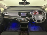 【前方視界】開放的な前方視界!運転がしやすく疲れにくいです♪窓が大きく、見通しがとっても良いおクルマですよ♪