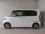 オプションになりますが、ボディーコーティングもご用意しております。新車の輝きに近づき、洗車などのお手入れも楽になりますよ。