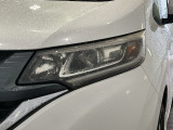 LEDヘッドライトは、点灯の瞬間から最大光量を発揮し、突然暗くなるトンネルなどでの安定感を高めます。